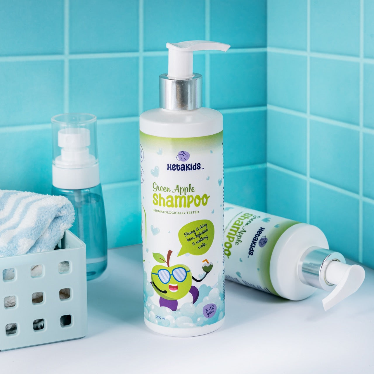 Green Apple Shampoo for Kids (5-12 Years) | Nourishes & Strengthens Hair | Frizz-Free, Soft & Shiny Hair | Controls Dandruff & Balances Scalp pH | Paraben & Sulfate-Free | 250ml