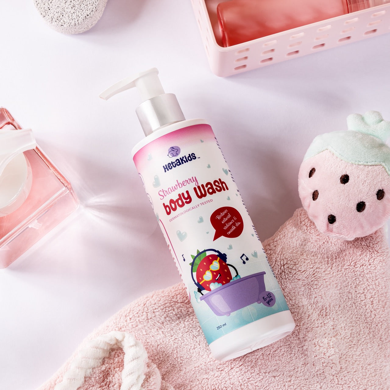 Strawberry Body Wash for Kids | Nourishing & Moisturizing | Paraben & Sulfate-Free | Prevents Acne | Strawberry Infused | Gentle Kids Body Wash (Age: 5-12) | 250ml Delight | 100% Vegan